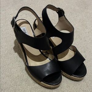 Steve Madden Wavi Black Strappy Leather Wedges⭐️